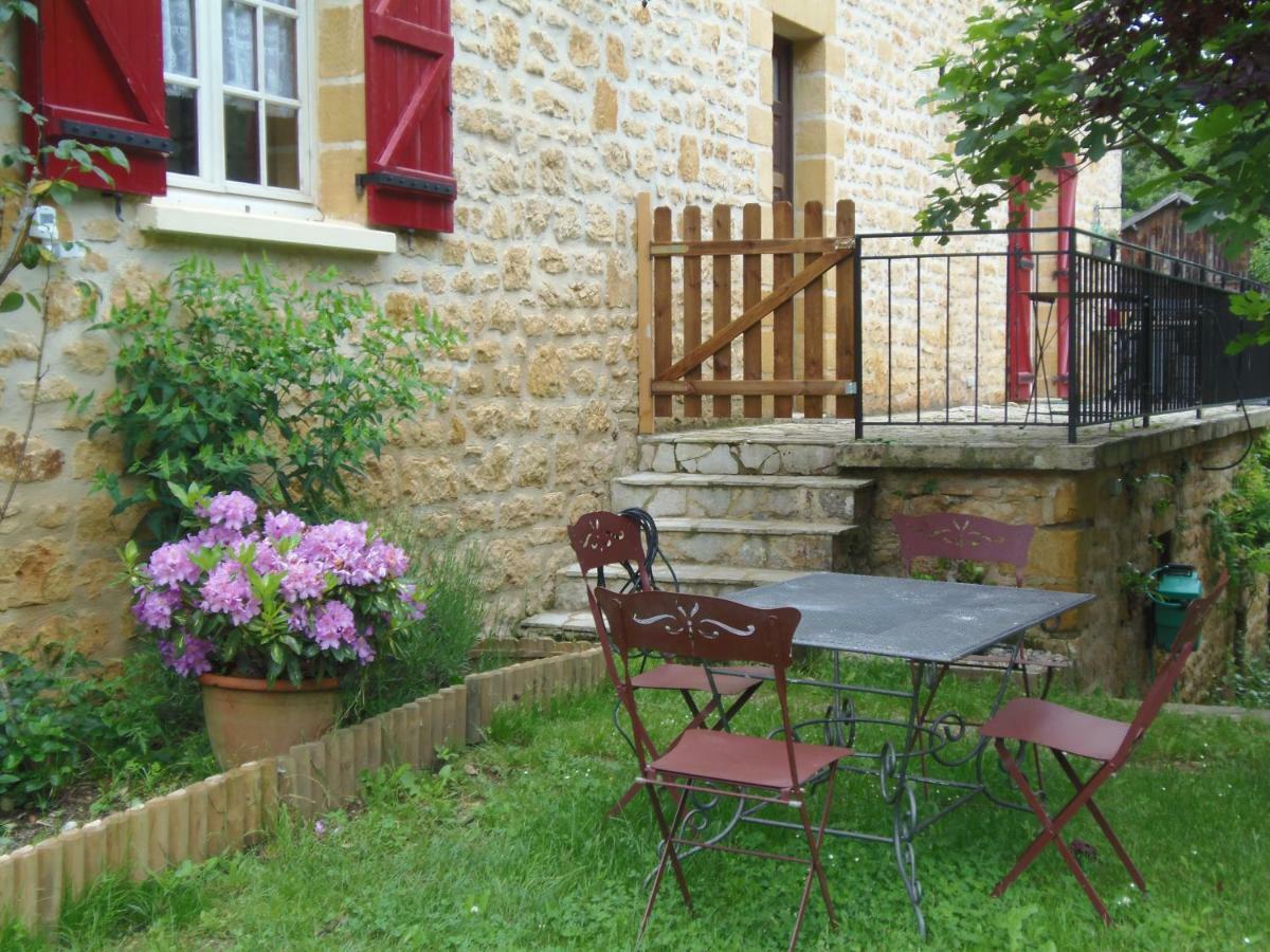 Bed and Breakfast La Chabotine Allas-Les-Mines Exteriér fotografie